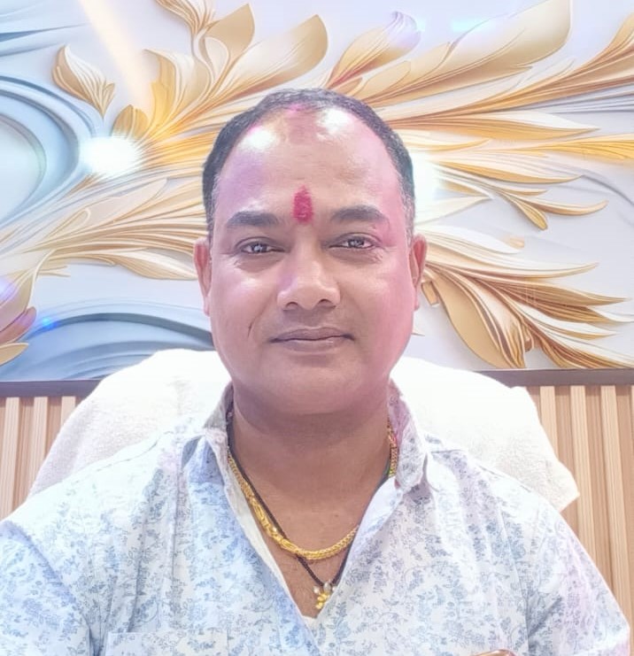 Mr. Ravindra Kumar, Owner of RK Tour & Travels